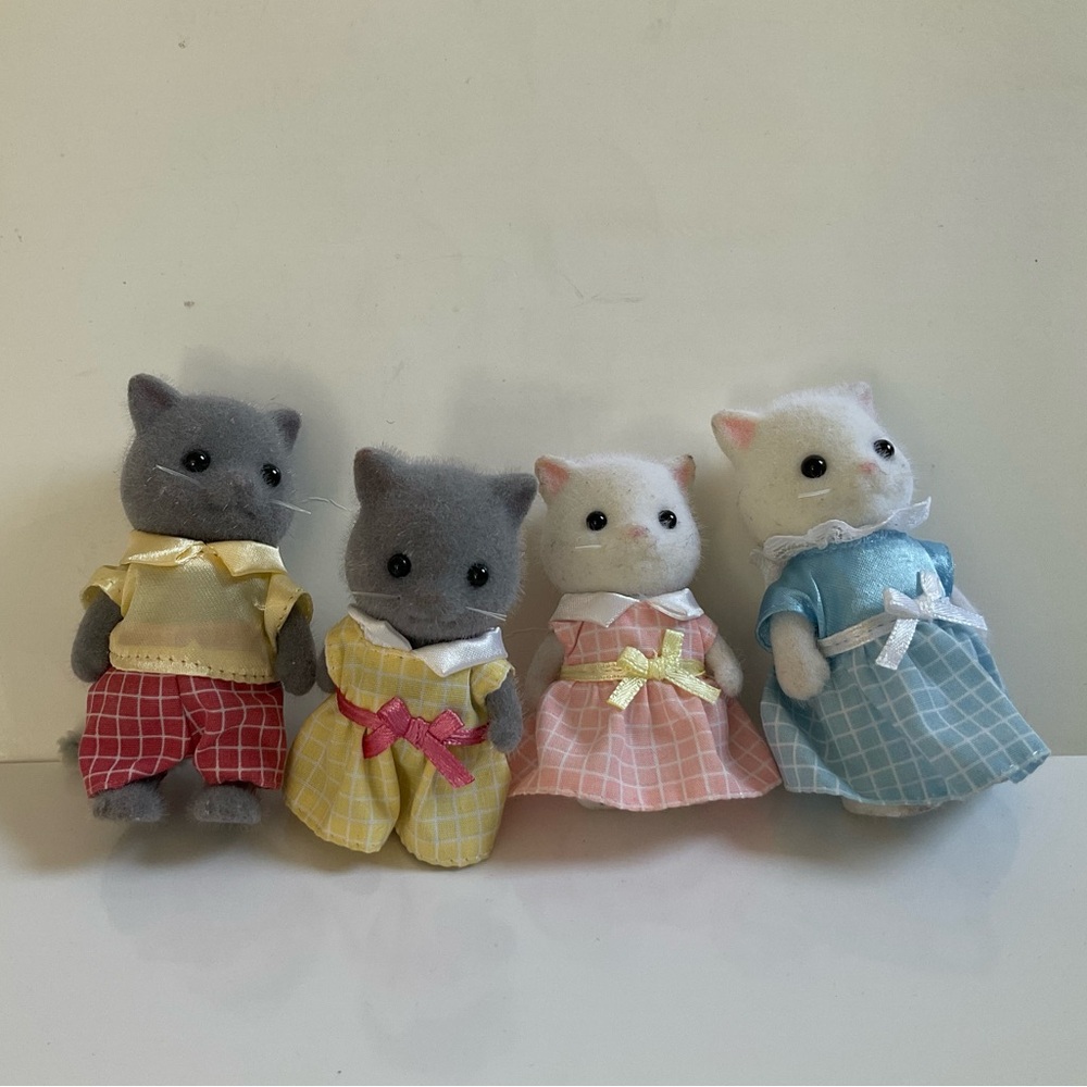 Calico Critters Sylvanian Families Persian Cats Family of 4